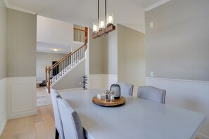 House (6 Bedrooms) | Interior - Cozy Eden Prairie Home < 21 Mi to Twin Cities (Eden Prairie)