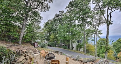Hiking On-site: Mtn-view Burnsville Condo!