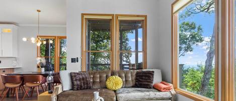 Apartment (2 Bedrooms) | Living area | Fireplace