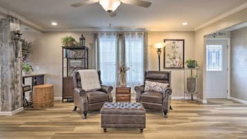 House (3 Bedrooms) | Front of property