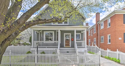 Oak Park Home w/ Fire Pit - 5 Mi to Garfield Park!
