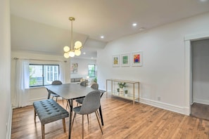 House (3 Bedrooms) | Interior - Oak Park Home w/ Grill - 5 Mi to Garfield Park! (Oak Park)