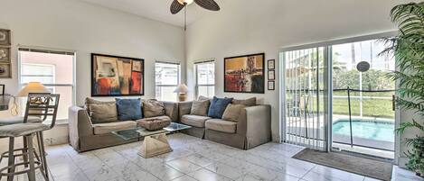 House (5 Bedrooms) | Front of property