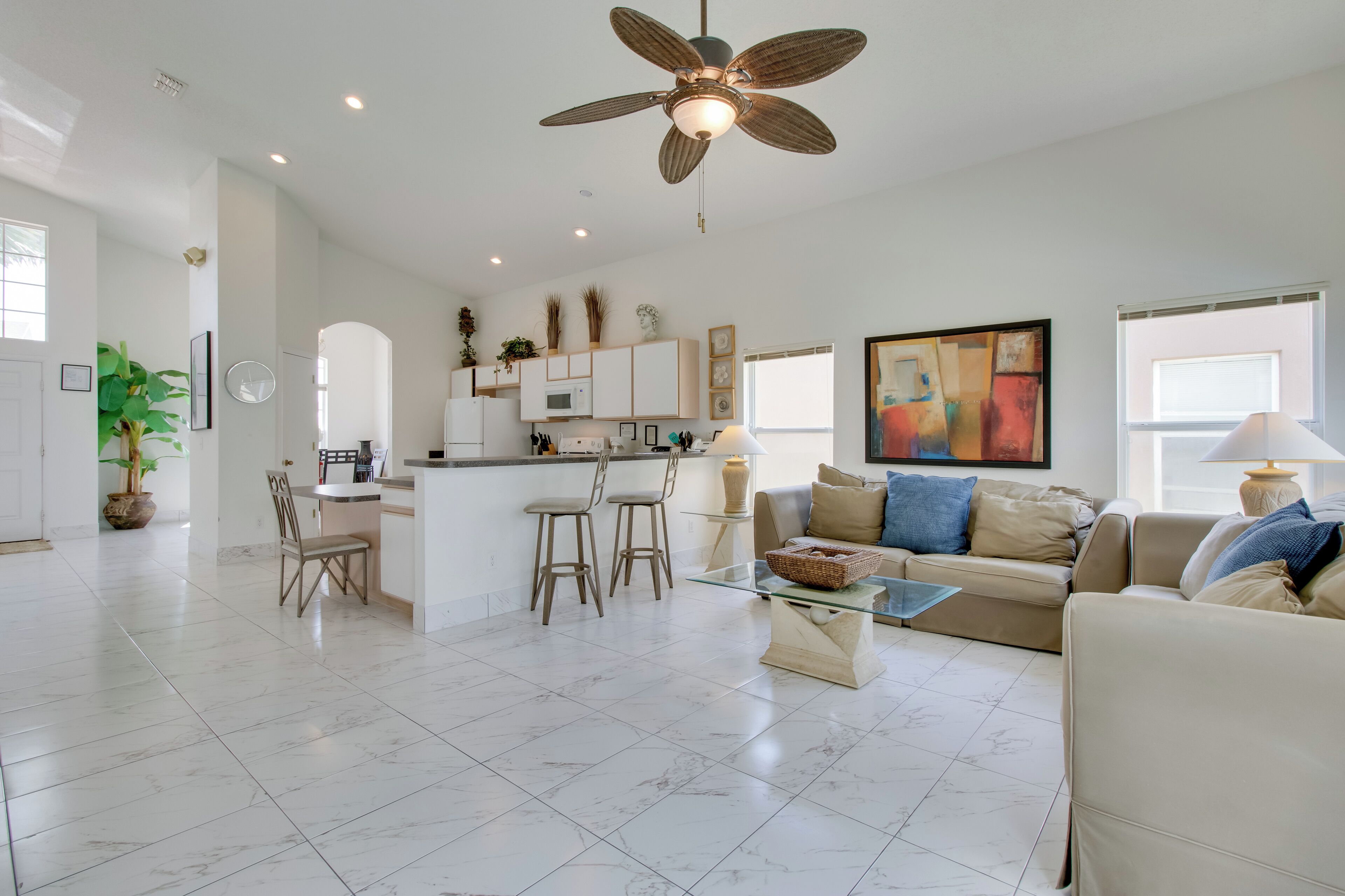 House (5 Bedrooms) | Interior