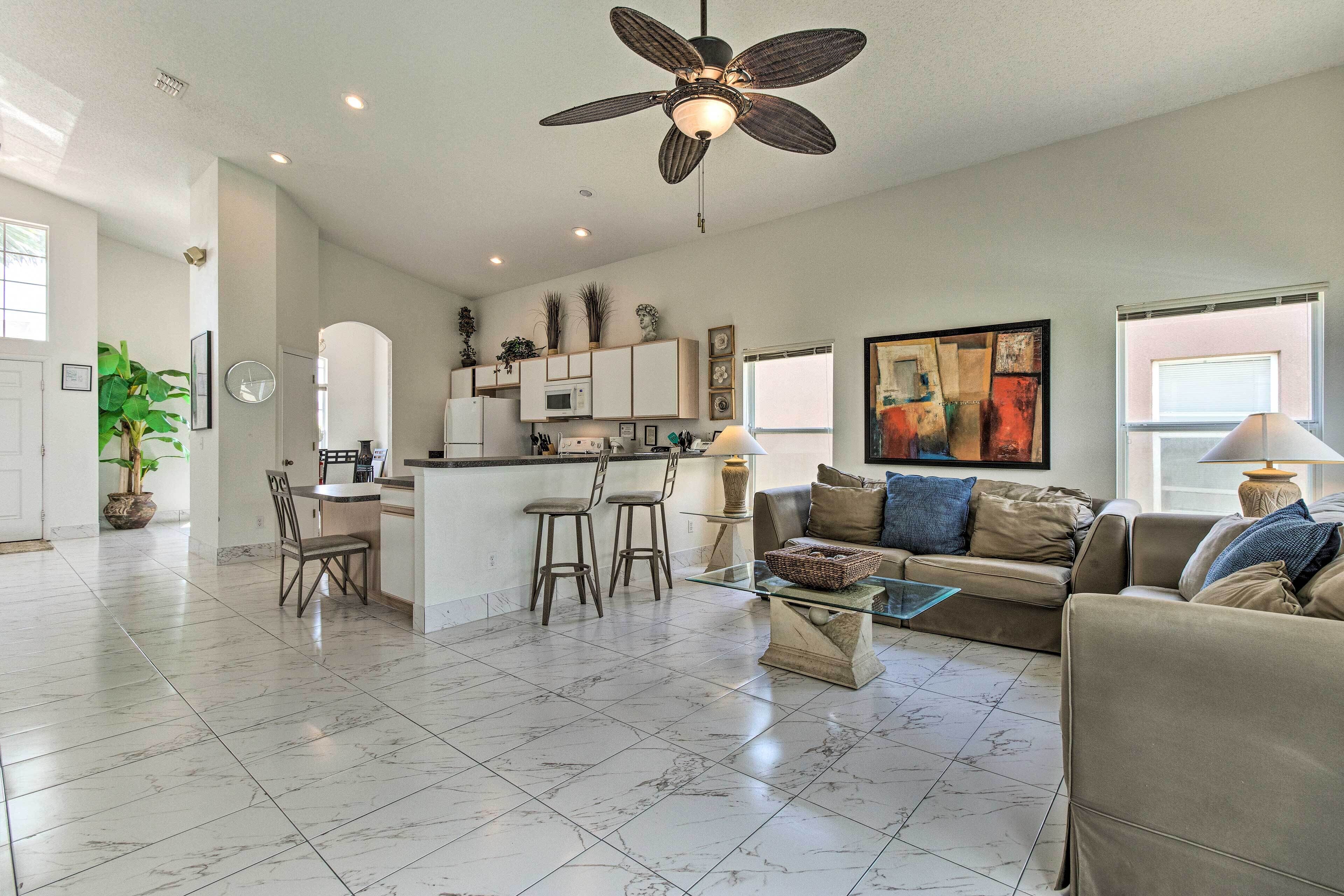 House (5 Bedrooms) | Interior