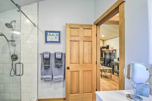 Apartment (2 Bedrooms) | Bathroom | Shower - Cozy Sequim Condo: Olympic Discovery Trail Access! (Sequim)