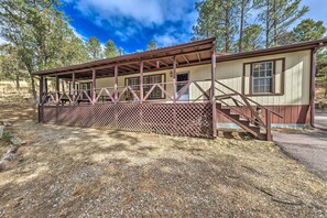 Interior - 3 Mi to Ruidoso Winter Park: Home w/ Fireplace! (Ruidoso)