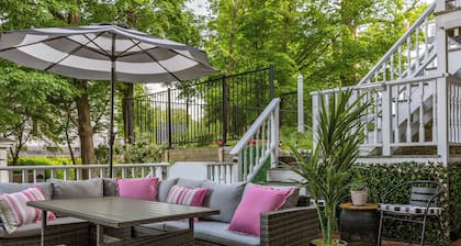 Hot Tub + Walk to Lakeside Dining: Meredith Home!