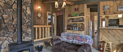 House (5 Bedrooms) | Interior