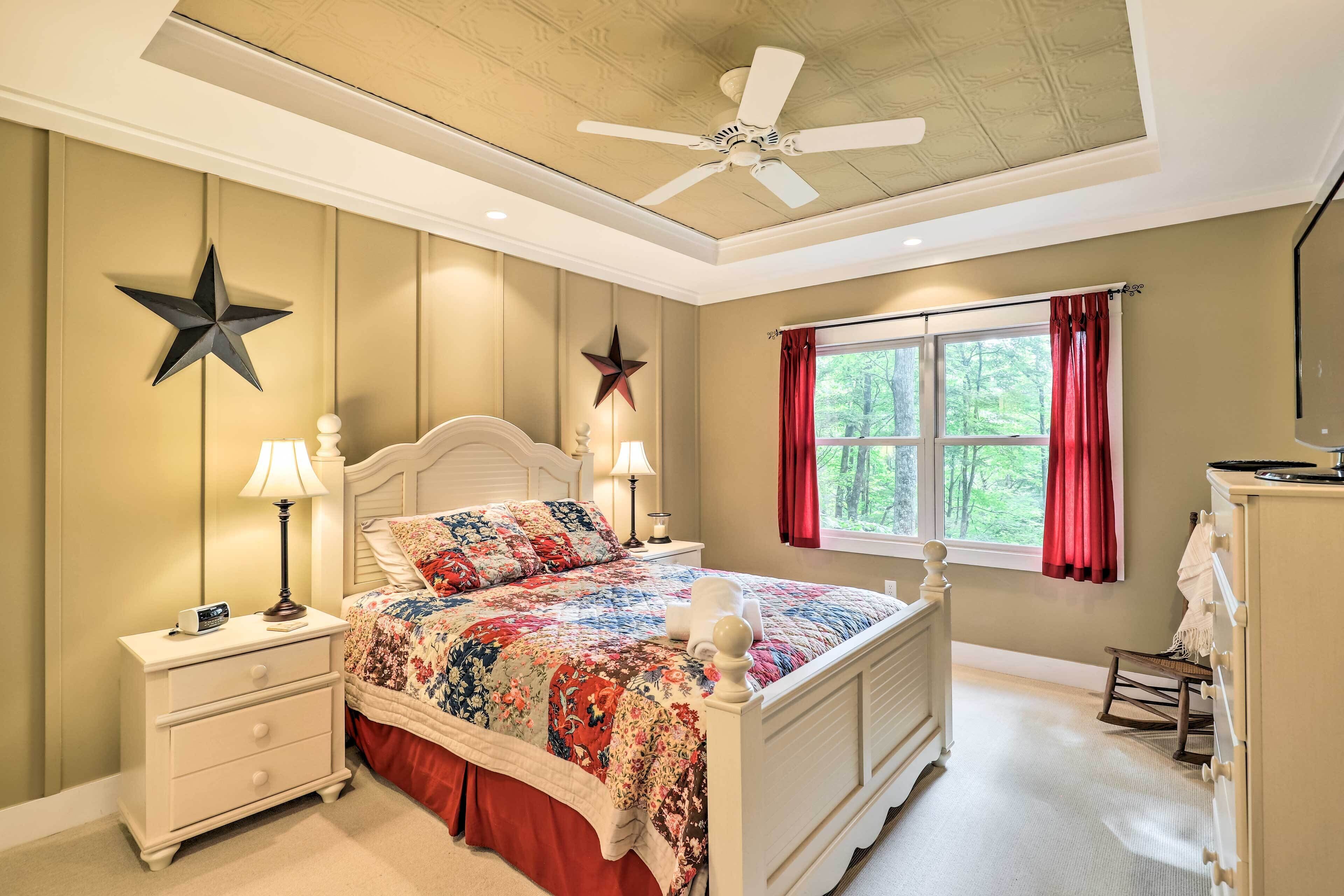 Mars Hill Home w/ Fire Pit + Amenity Access!