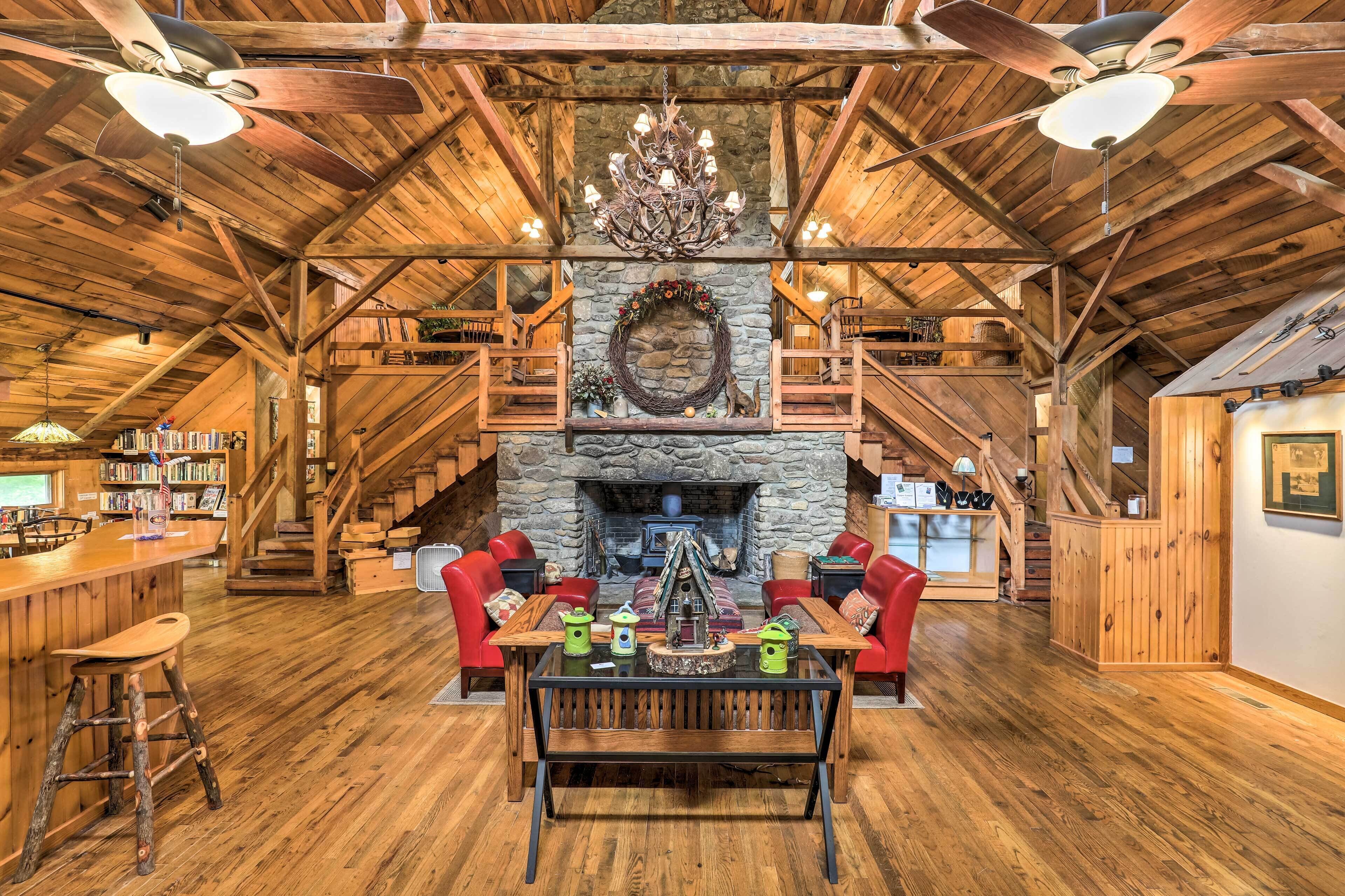 Mars Hill Home w/ Fire Pit + Amenity Access!