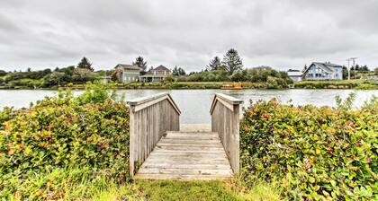 Ocean Shores House w/ Hot Tub - Walk to Beach