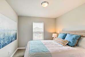 House (2 Bedrooms) | Interior - Ocean Shores House w/ Hot Tub - Walk to Beach (Ocean Shores)