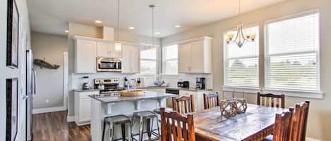 House (2 Bedrooms) | Interior