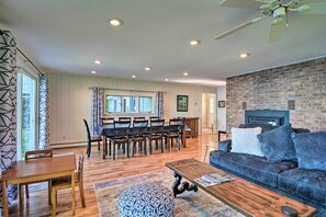 House (4 Bedrooms) | Interior