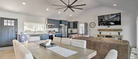 House (2 Bedrooms) | Interior