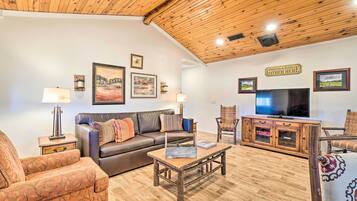 House (3 Bedrooms) | Front of property