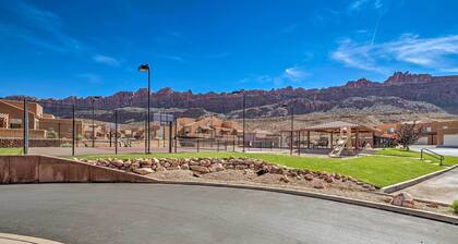 Moab Townhome w/ Patio - 11 Mi. to Arches NP!