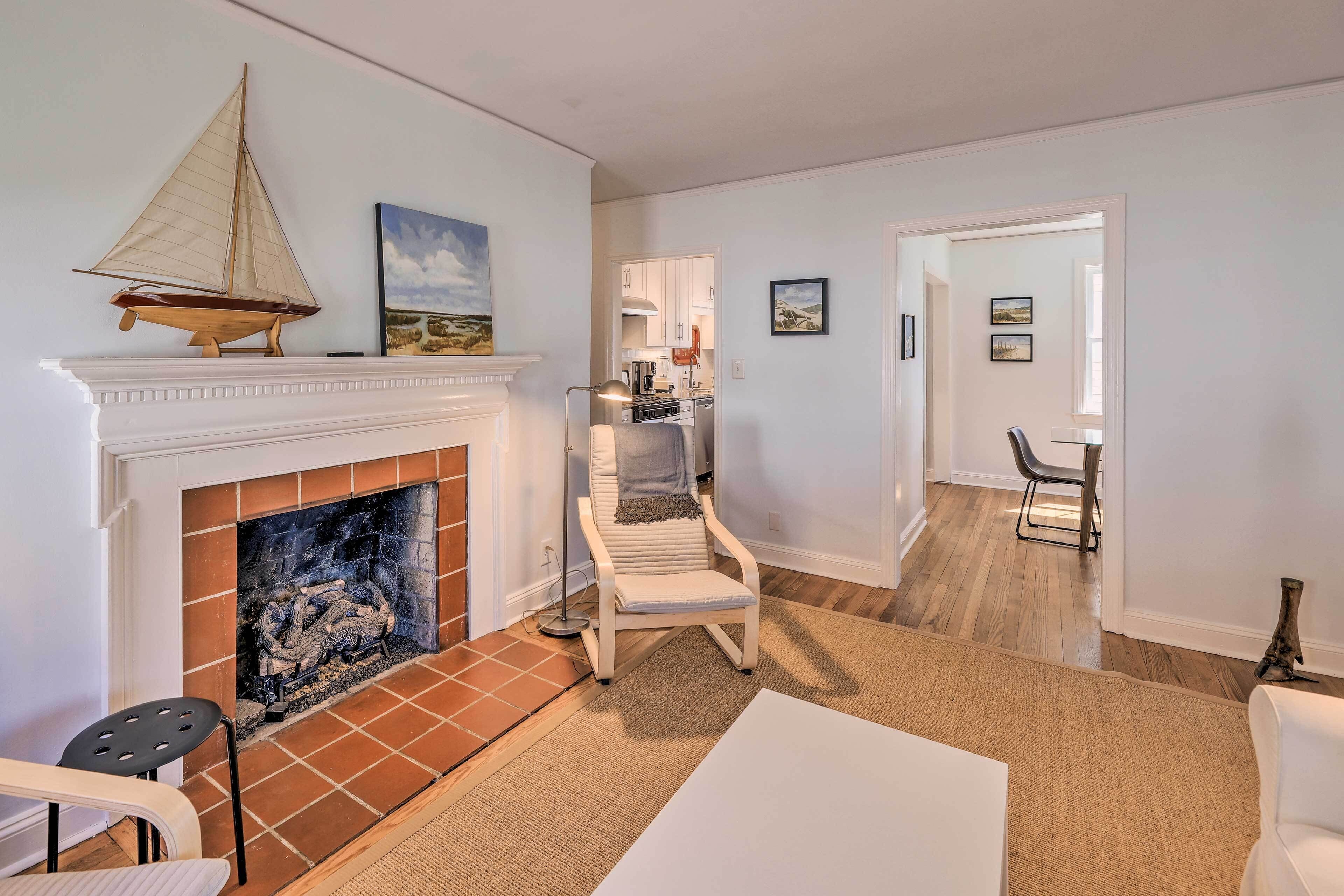 Bright Beaufort Getaway w/ Waterfront View!