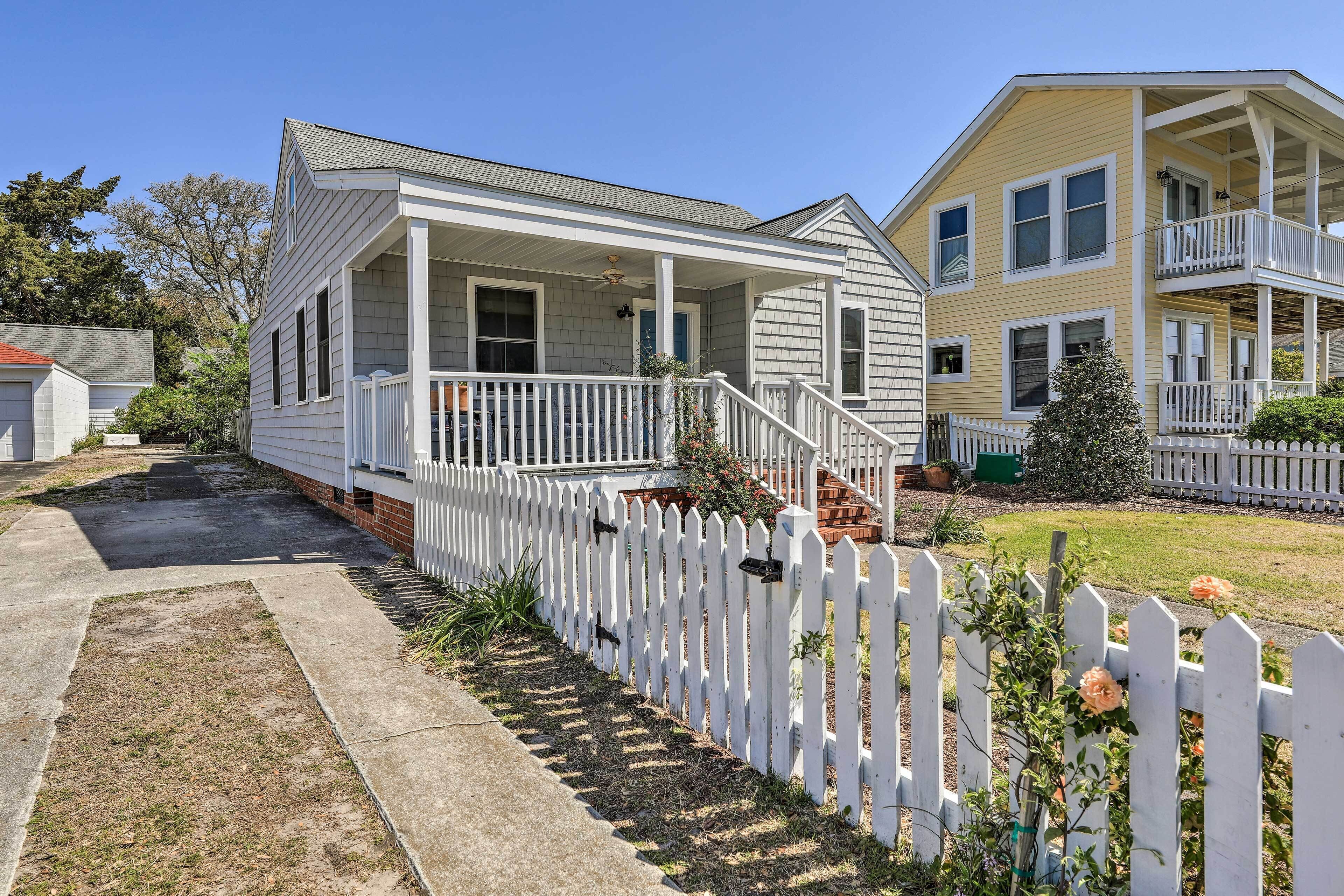 Bright Beaufort Getaway w/ Waterfront View!