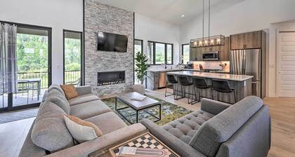 Mountain-view Oak Creek Paradise w/ Hot Tub!