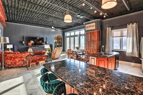 Regal River Retreat in the Heart of Yankton!