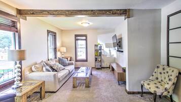 House (3 Bedrooms) | Front of property