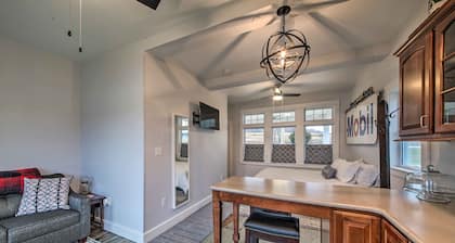 Lakefront Studio Guest Home on Hermann Wine Trail!