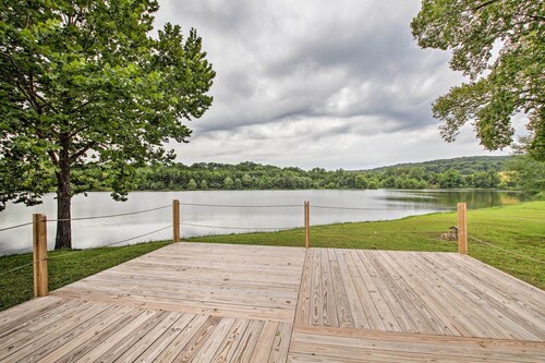 Lakefront Studio Guest Home on Hermann Wine Trail!