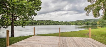 Lakefront Studio Guest Home on Hermann Wine Trail!