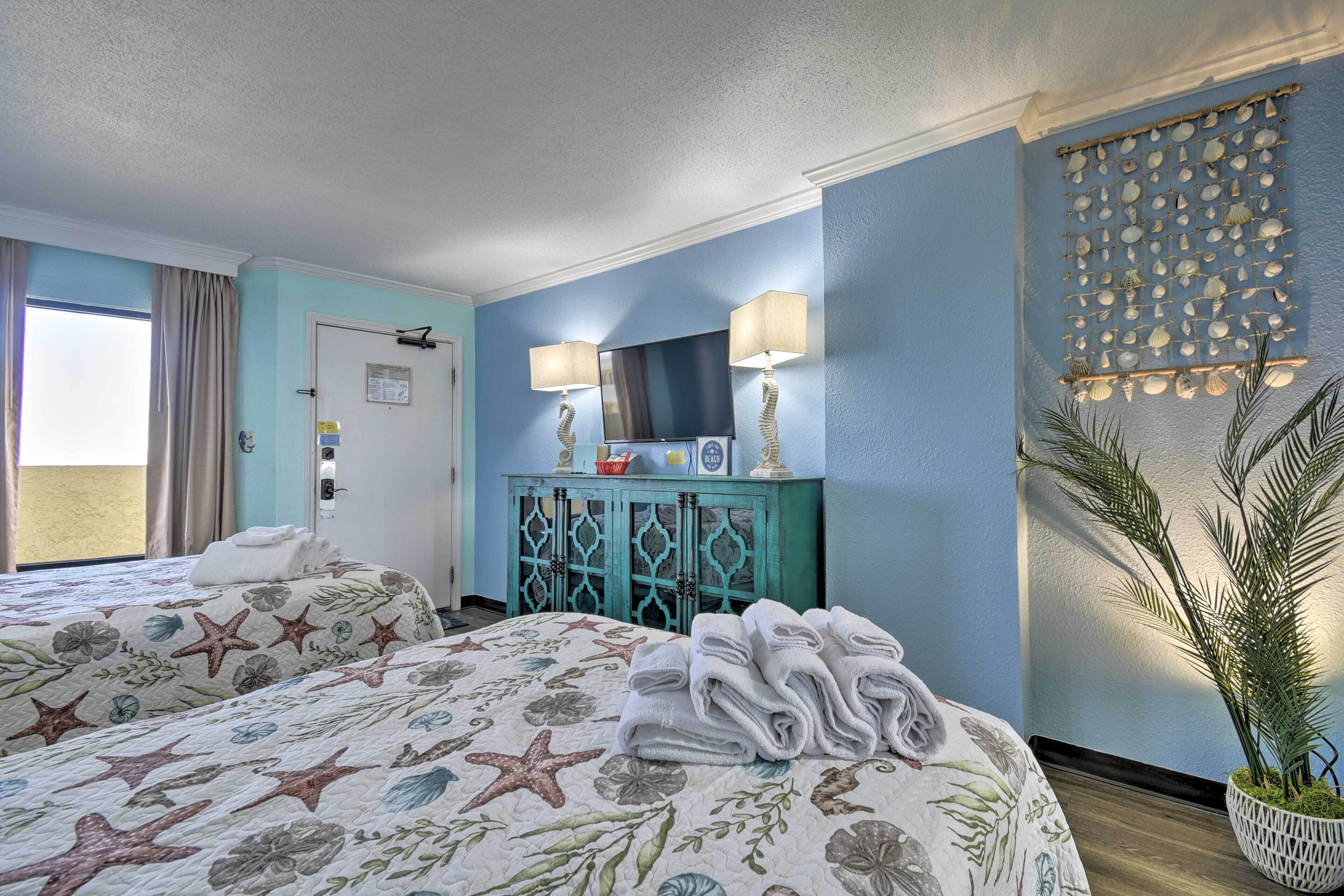 Beachfront Vacation Rental: Resort Amenities!