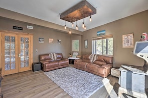 TV, fireplace - Cozy Bailey Cabin w/ Sweeping Mountain Views! (Bailey)
