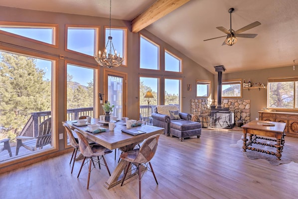 Interior - Cozy Bailey Cabin w/ Sweeping Mountain Views! (Bailey)