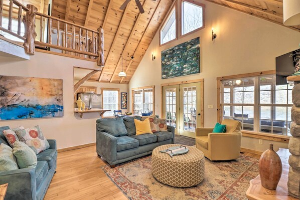 House (4 Bedrooms) | Interior - Secluded White River Haven Near Devils Knob! (Melbourne)