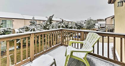 Family-friendly Wildwood Townhome ~ 3 Mi to Beach