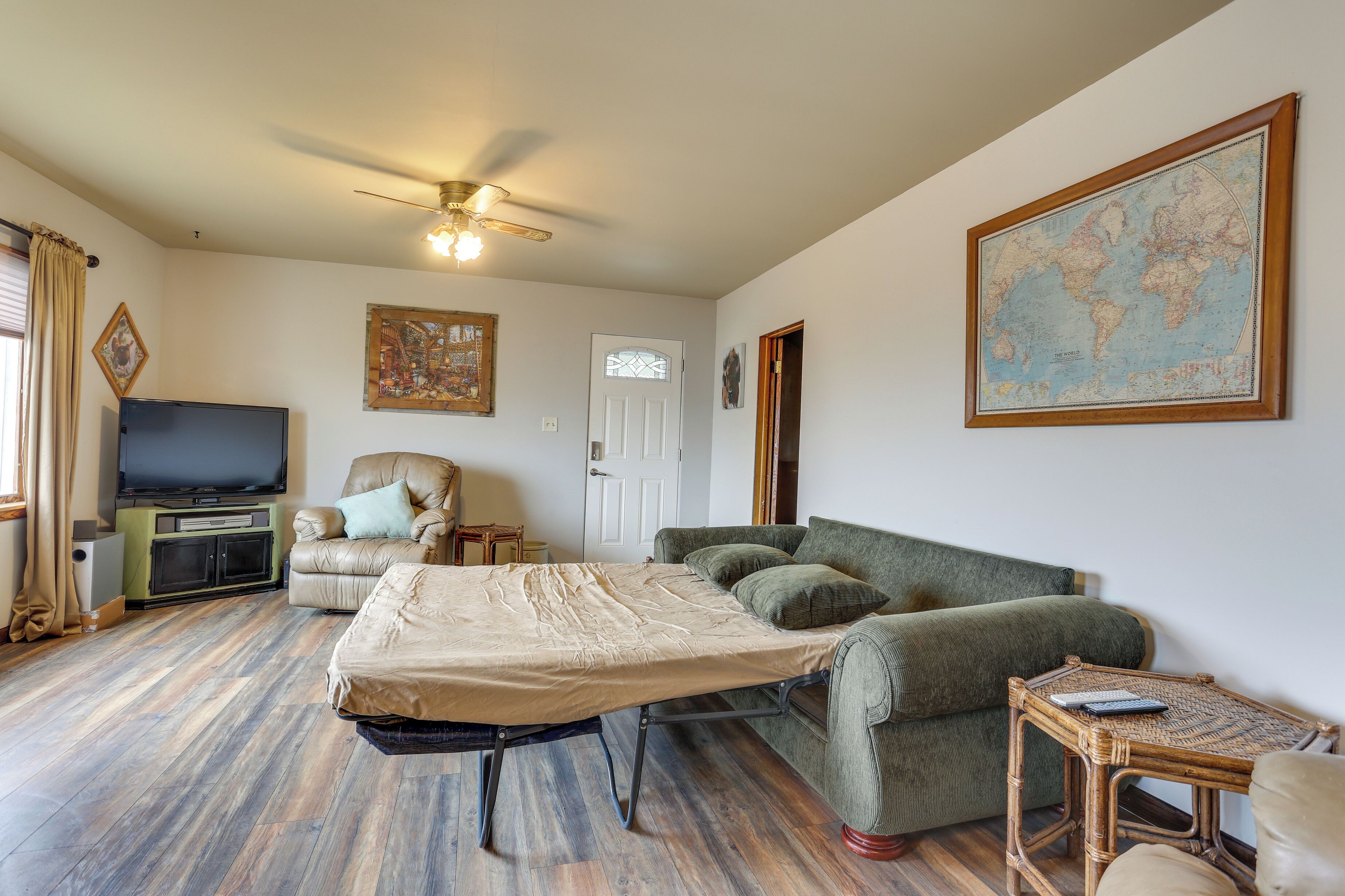 House (3 Bedrooms) | Interior