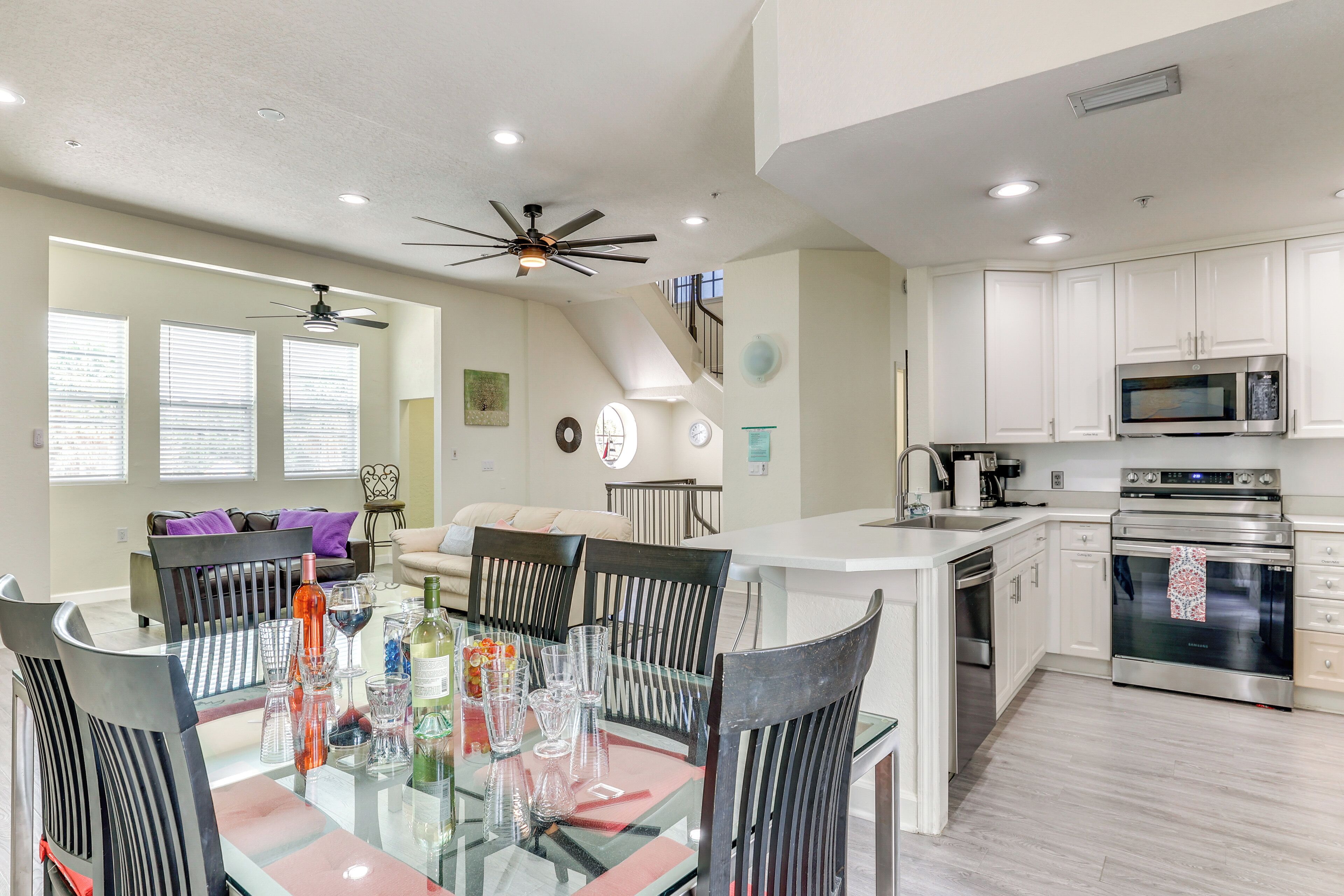 المنشأة من الداخل