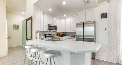 Clearwater Beach Hideaway: Walkable Location!
