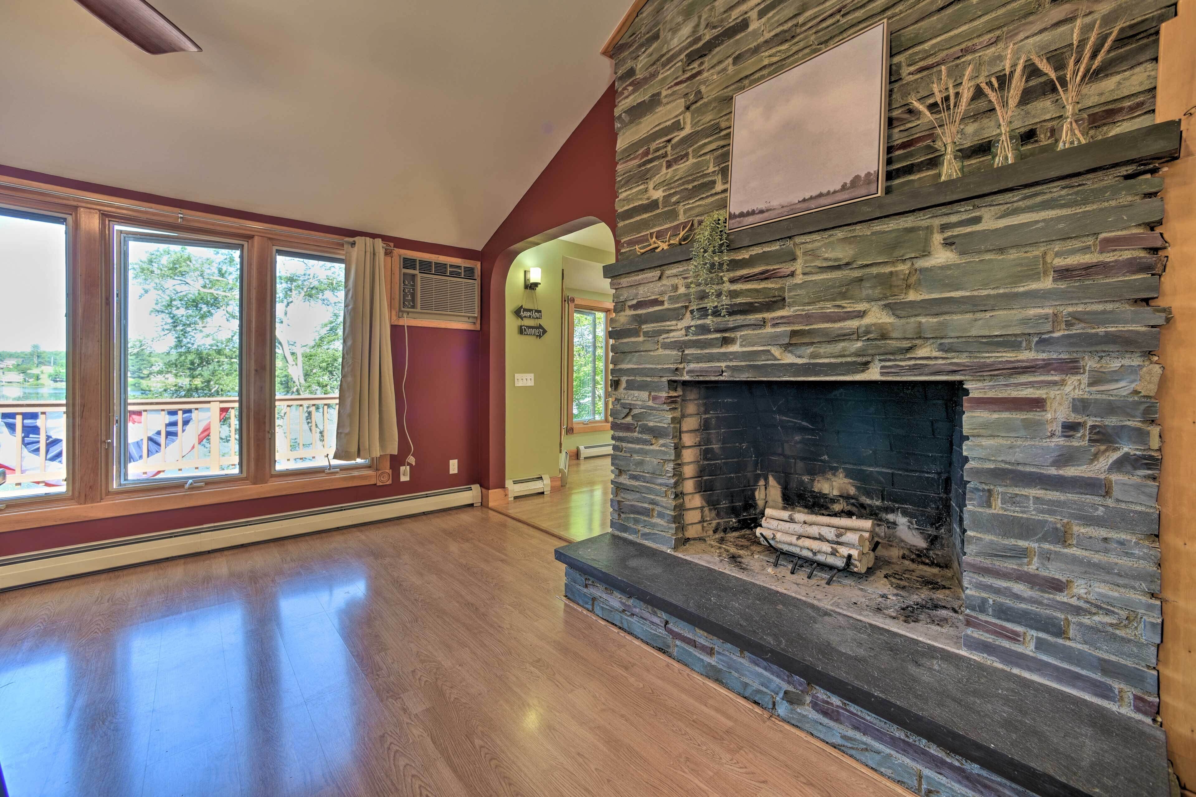 Spacious Wells Oasis w/ Decks on Little Lake!