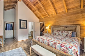 House (3 Bedrooms) | 3 bedrooms, iron/ironing board, bed sheets - Wintergreen Home w/ Deck - Near Skiing & Hiking! (Nellysford)