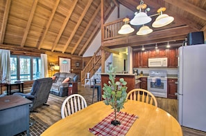 Interior - Wintergreen Home w/ Deck - Near Skiing & Hiking! (Nellysford)