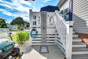 House (4 Bedrooms) | Interior - Resort Home ~ 1 Mi to Myrtle Beach Access! (Murrells Inlet)