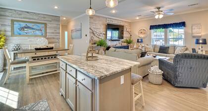 Resort Home ~ 1 Mi to Myrtle Beach Access!