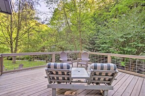 Interior - Cabin by Bold Creek: Book Now for Polar Express! (Bryson City)