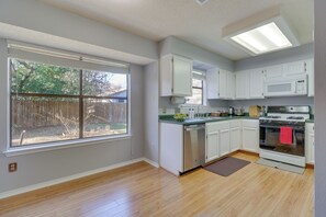 Interior - Austin Vacation Rental w/ Yard ~ 14 Mi to Downtown (Austin)