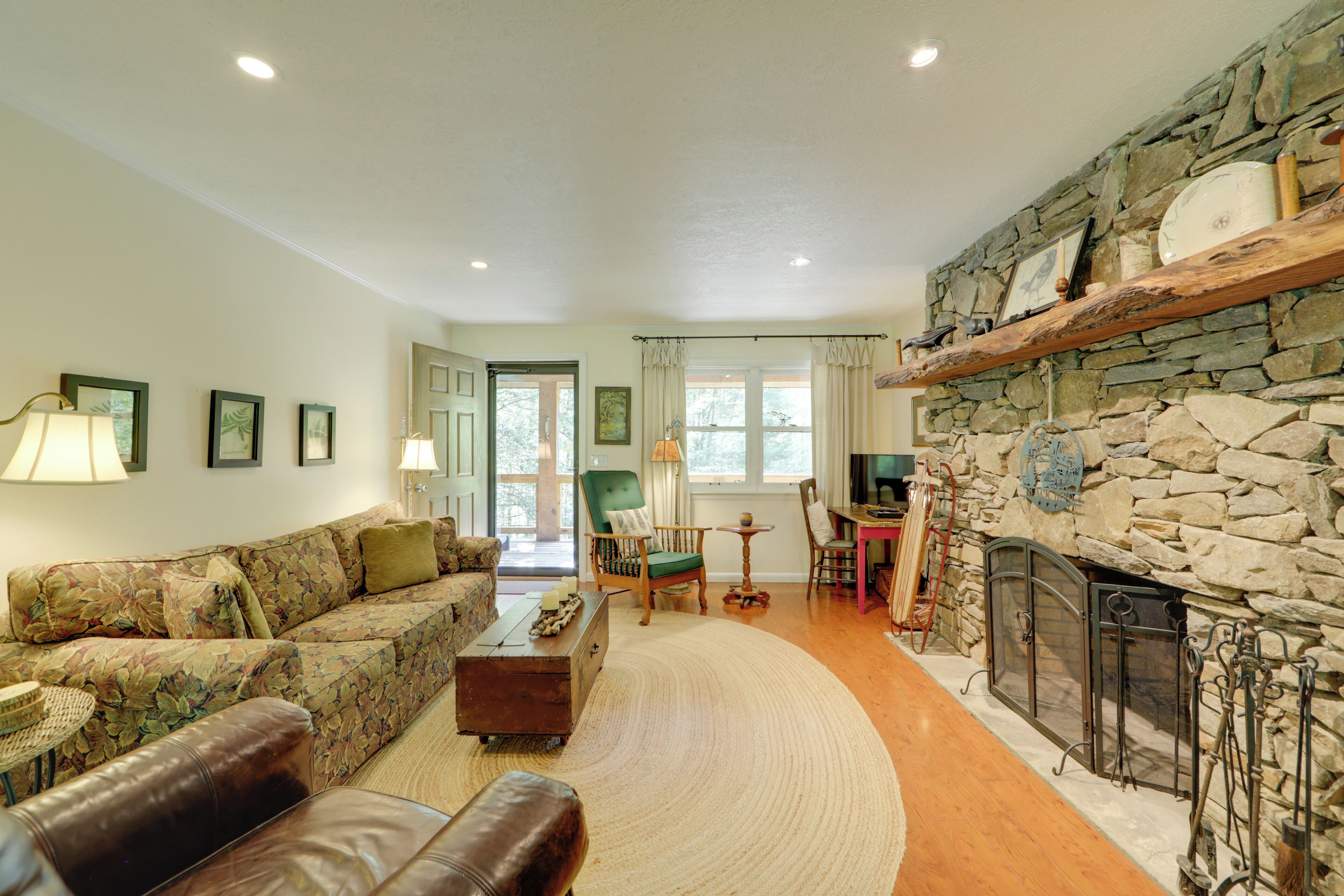 House (2 Bedrooms) | Interior