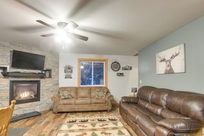 House (3 Bedrooms) | Interior