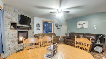 House (3 Bedrooms) | Interior