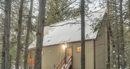 Family Cabin w/ Fire Pit - 25 Miles to Yellowstone