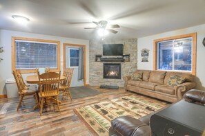 House (3 Bedrooms) | Interior